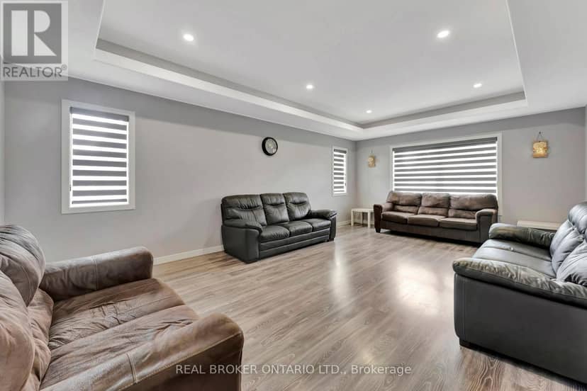 12 Albert Street — photo 13 of 40
