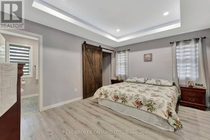 12 Albert Street — photo 17 of 40