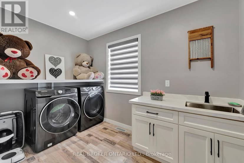 12 Albert Street — photo 21 of 40