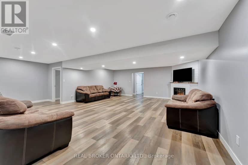 12 Albert Street — photo 24 of 40