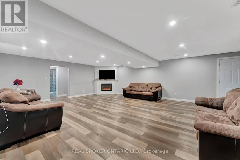 12 Albert Street — photo 25 of 40