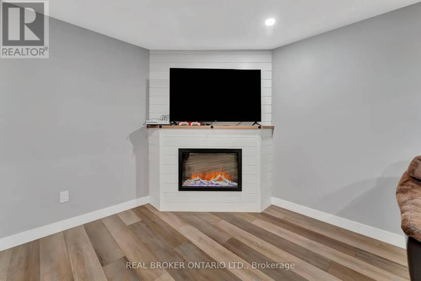 12 Albert Street — photo 26 of 40