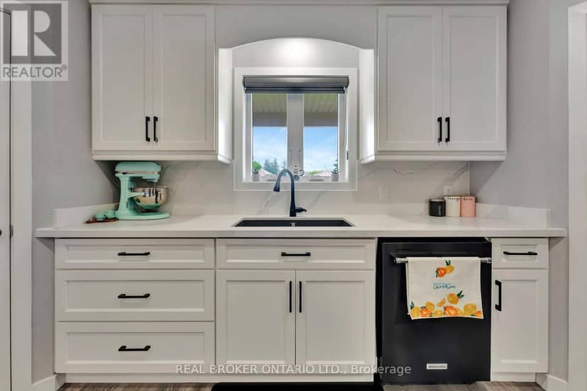 12 Albert Street — photo 9 of 40