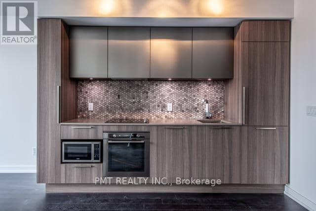 1617 - 85 Wood Street — photo 4 of 15