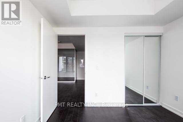 1617 - 85 Wood Street — photo 7 of 15