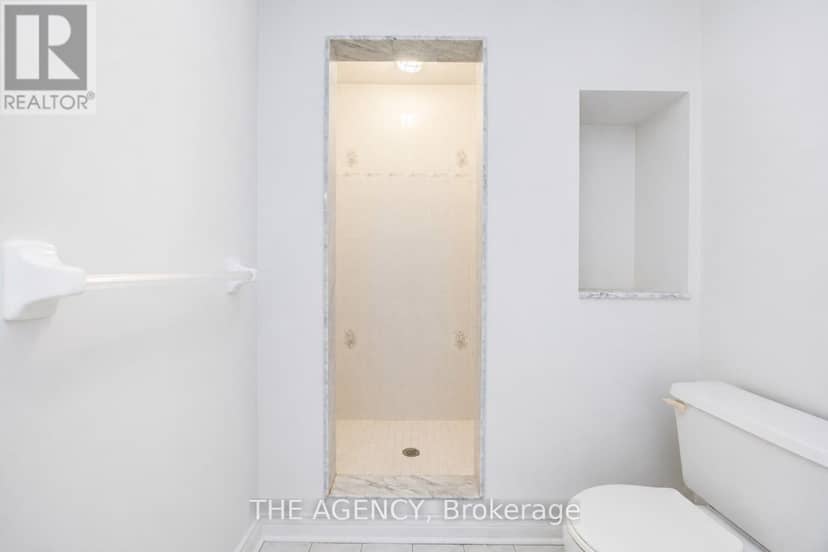 68 Townsgate Drive — photo 18 of 21