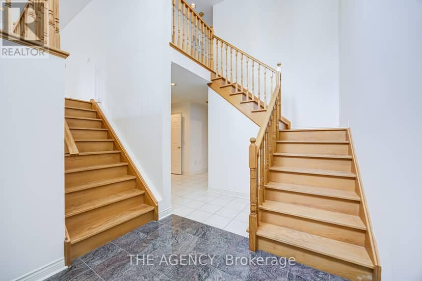 68 Townsgate Drive, Vaughan, photo 3