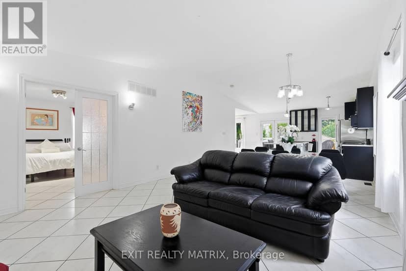 279 Stiver Street — photo 8 of 40