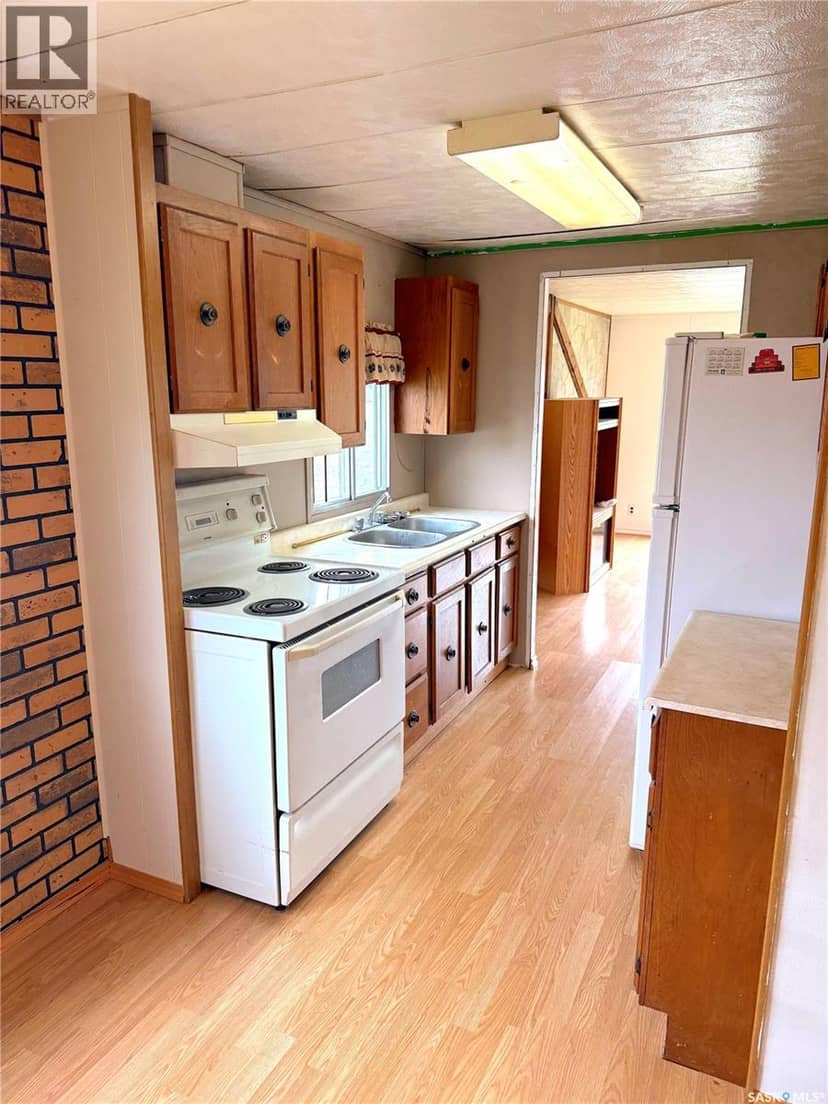 106 Humboldt STREET — photo 9 of 32