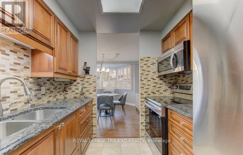 403 - 20 Ellen Street — photo 14 of 30