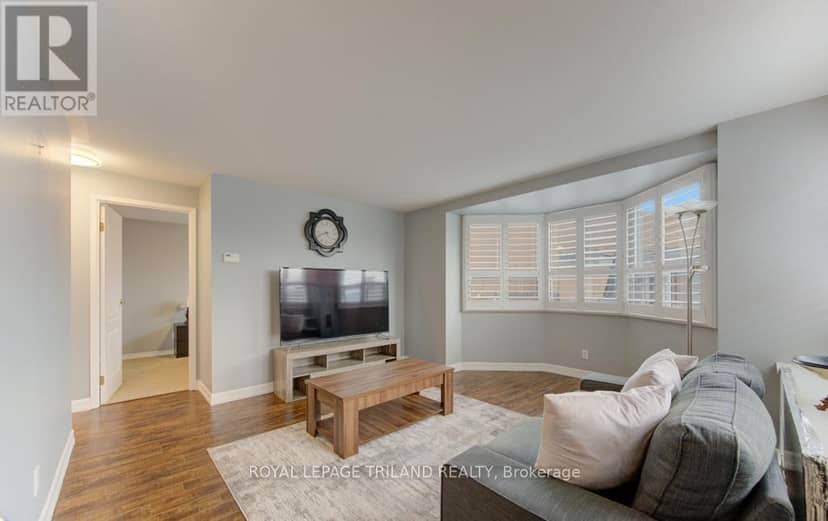 403 - 20 Ellen Street — photo 24 of 30