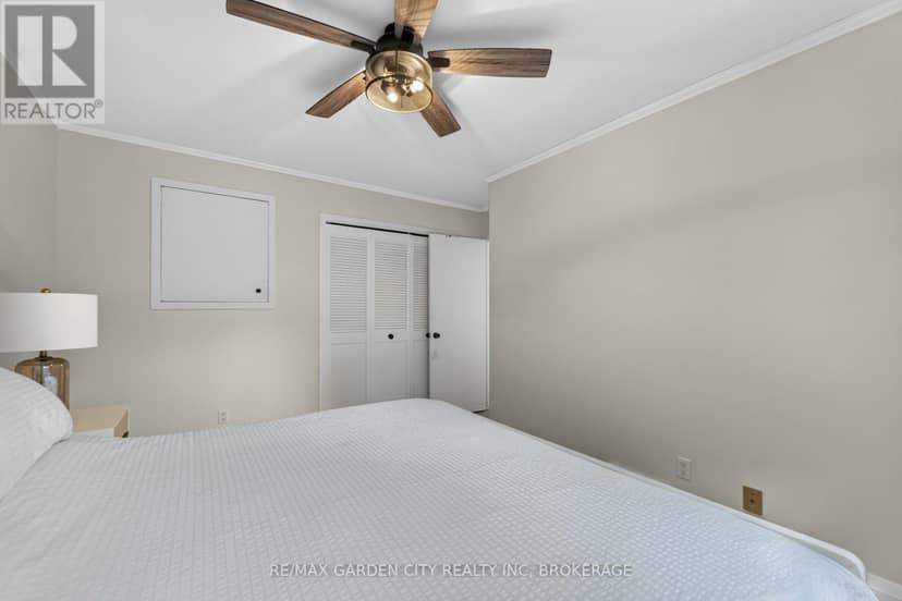 3 Fallingbrook Drive — photo 17 of 39
