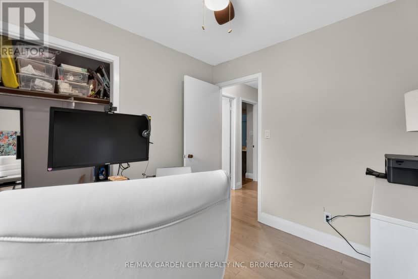 3 Fallingbrook Drive — photo 19 of 39