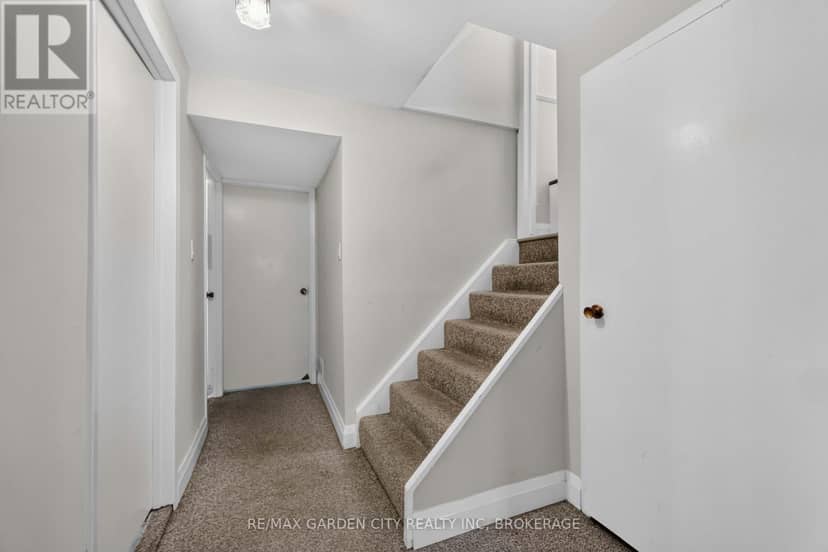 3 Fallingbrook Drive — photo 24 of 39