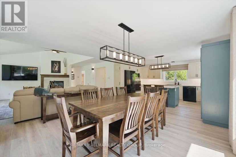 1720 Des Pins Road — photo 12 of 40