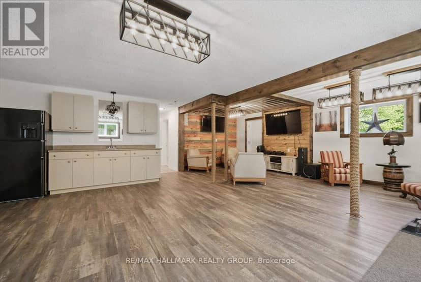1720 Des Pins Road — photo 31 of 40