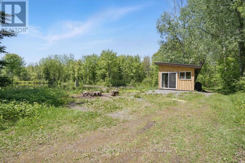1720 Des Pins Road — photo 36 of 40