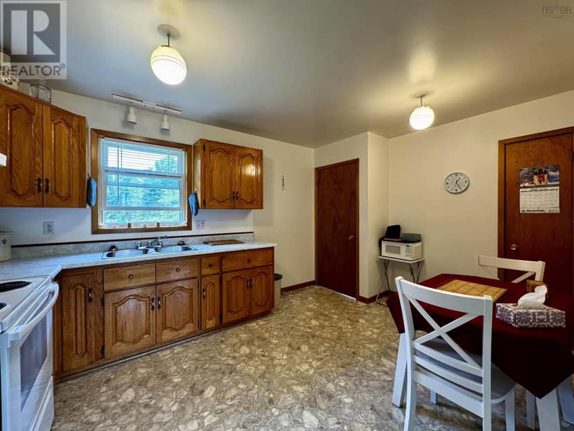 6954 Highway 327 — photo 11 of 21