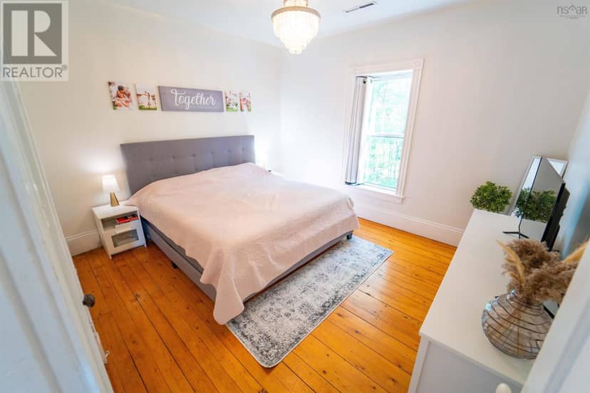 42 Victoria Street — photo 32 of 40