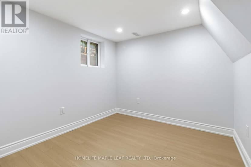 90 Burgby Avenue — photo 38 of 40