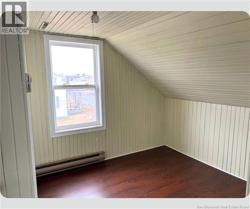 374 Georges Est — photo 14 of 17