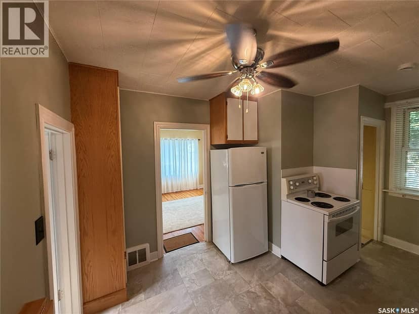 230 6th Avenue W, Assiniboia, photo 8