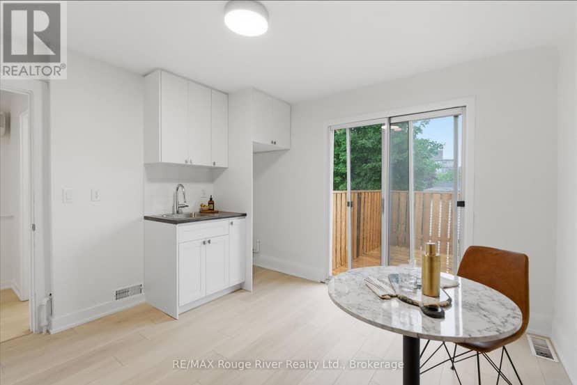 7 Heyworth Crescent — photo 29 of 39