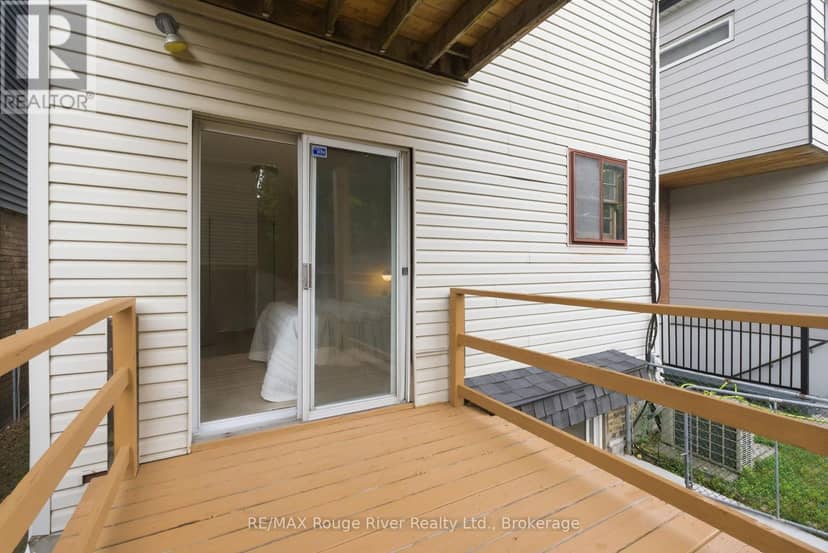 7 Heyworth Crescent — photo 37 of 39