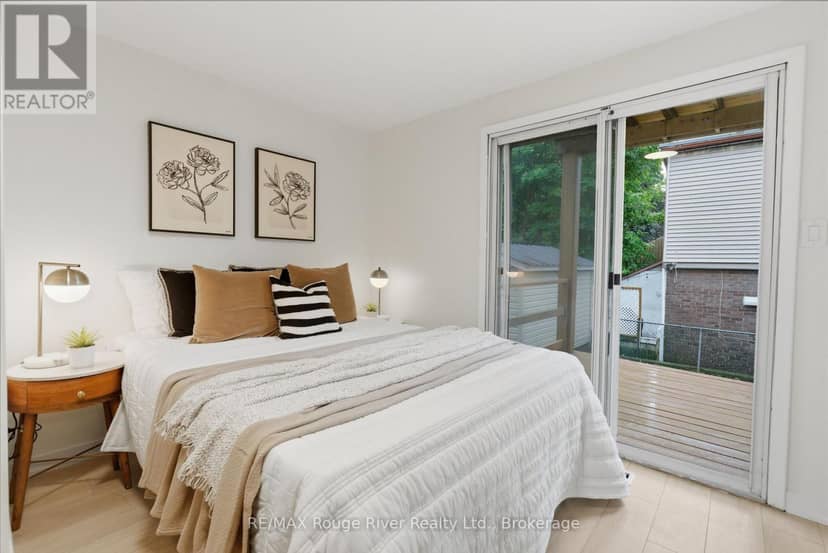 7 Heyworth Crescent — photo 9 of 39