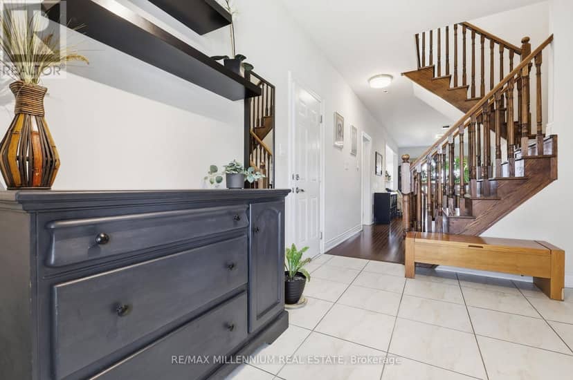 296 Miller Park Avenue — photo 4 of 28