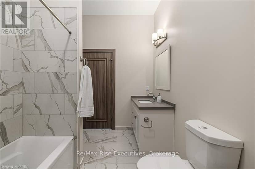110 - 820 Gardiners Road — photo 21 of 39
