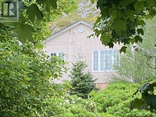 226-230 Main Road East Road — photo 1 of 15