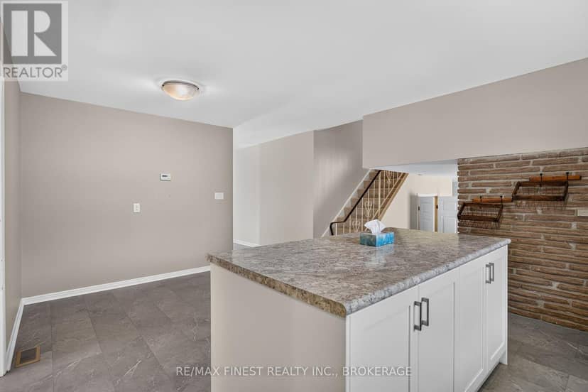 881 Ludgate Crescent — photo 14 of 40