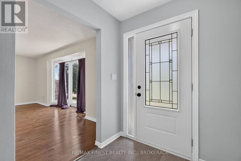 881 Ludgate Crescent — photo 4 of 40
