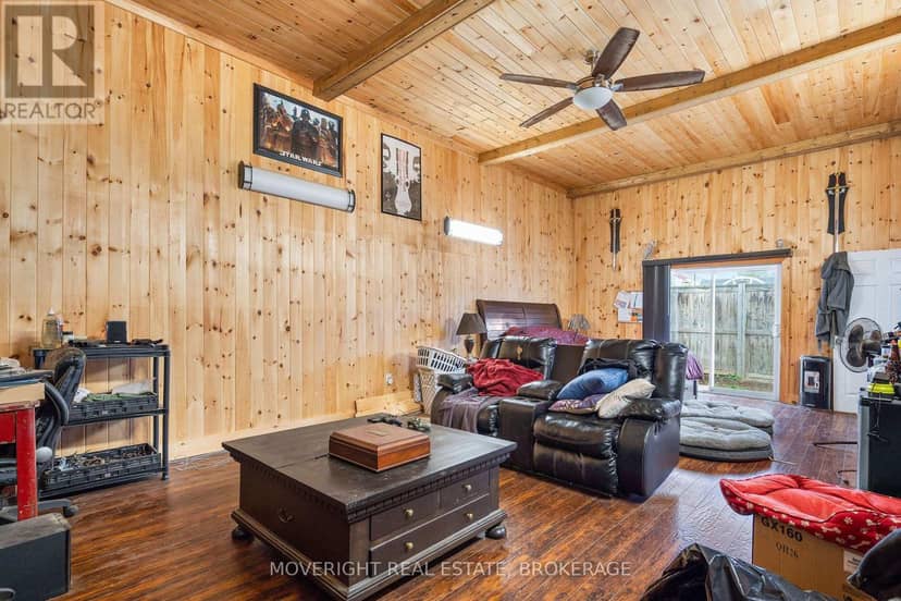 12 A Third Ave Louth Avenue — photo 15 of 40