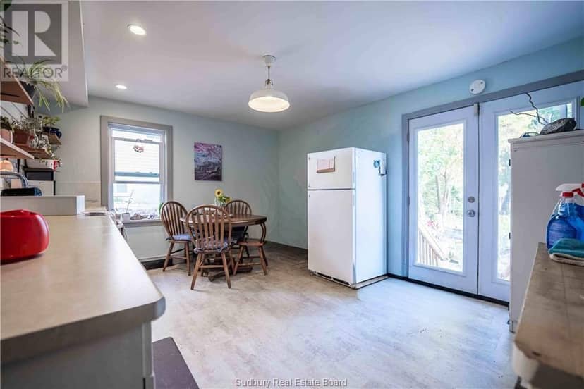 190 Eyre Street — photo 15 of 23