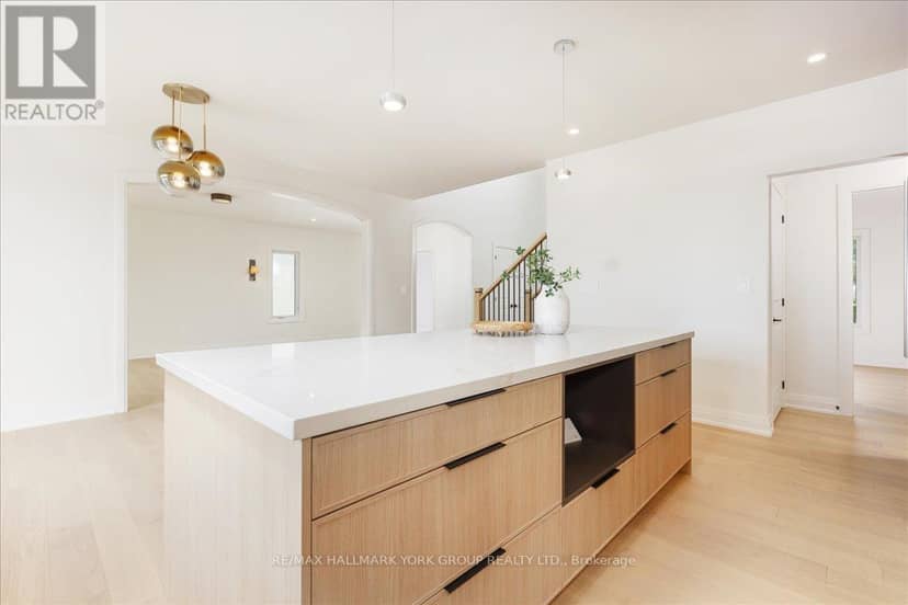 147 Lake Drive E — photo 13 of 40