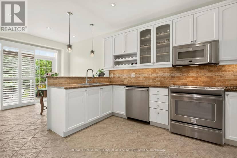 215 Burloak Drive — photo 11 of 40