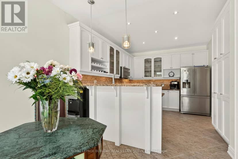 215 Burloak Drive — photo 14 of 40