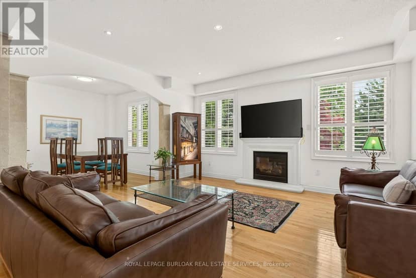 215 Burloak Drive — photo 16 of 40
