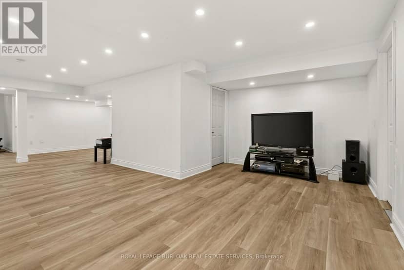 215 Burloak Drive — photo 36 of 40