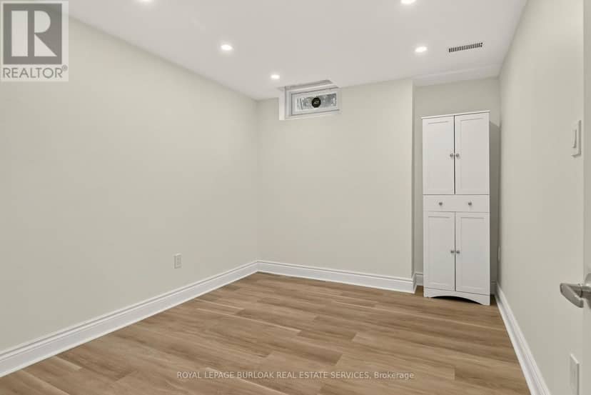 215 Burloak Drive — photo 38 of 40