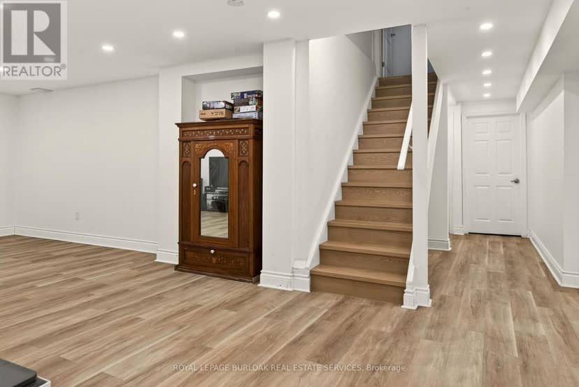 215 Burloak Drive — photo 39 of 40