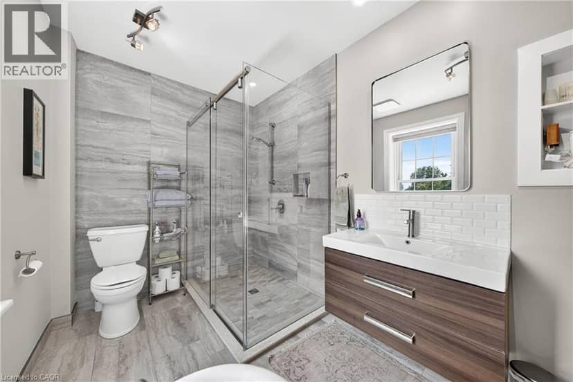 22 SOPHIA Street — photo 32 of 40