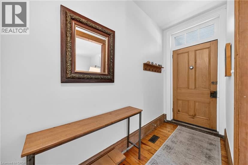 22 SOPHIA Street — photo 10 of 40