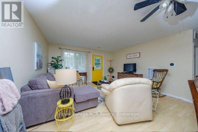 107 Seneca Street — photo 6 of 21