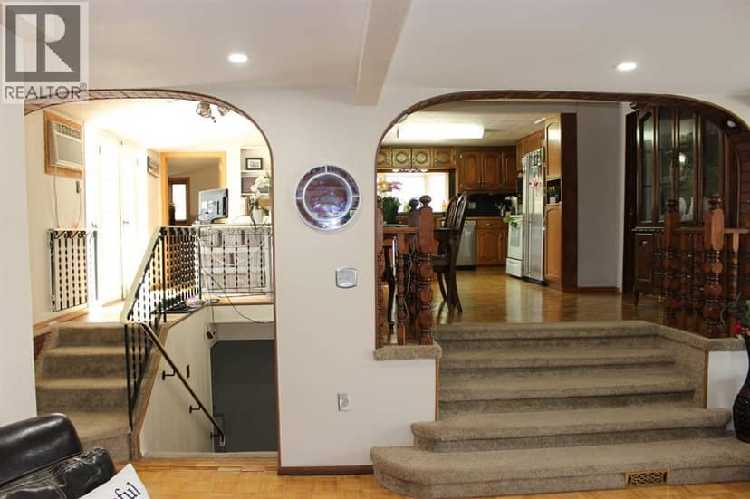 605 Rogers Avenue, Picture Butte, photo 4