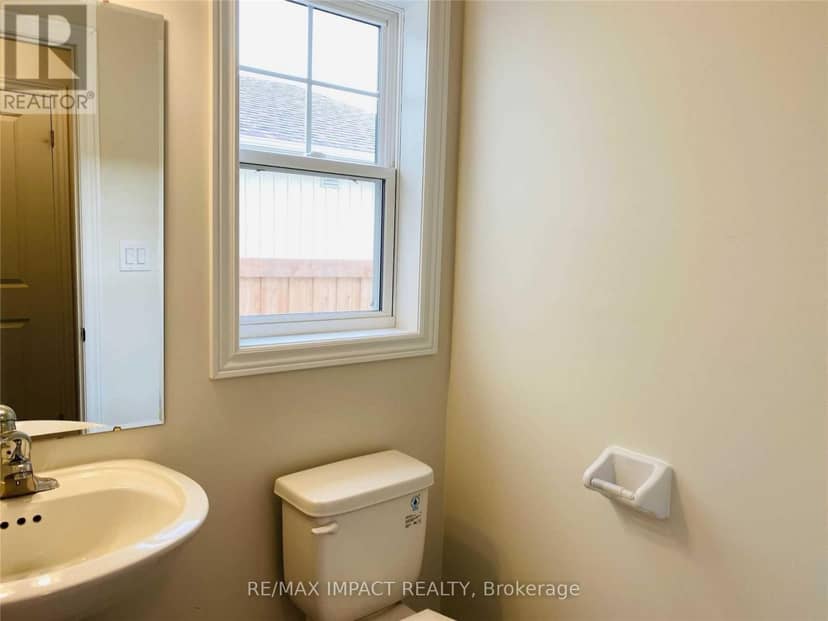 867 Broadway Boulevard, Peterborough, photo 8
