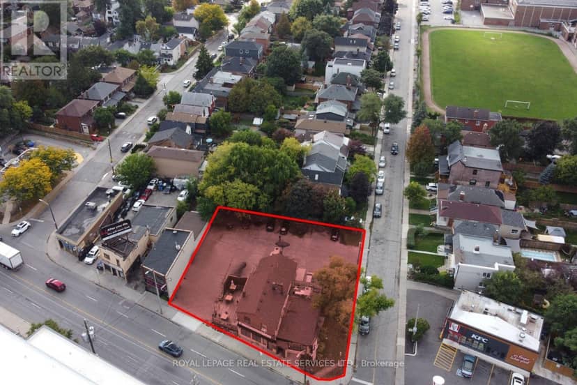 3513 Dundas Street W — photo 2 of 7