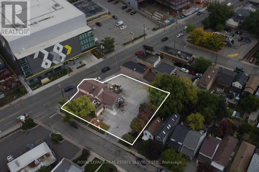 3513 Dundas Street W — photo 5 of 7